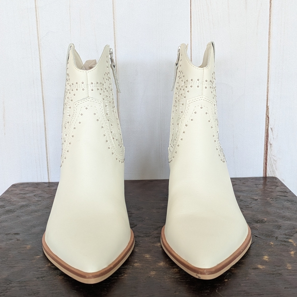 DOLCE VITA SOLOW OFF WHITE LEATHER SHORT STUDDED WESTERN BOOTS 9.5